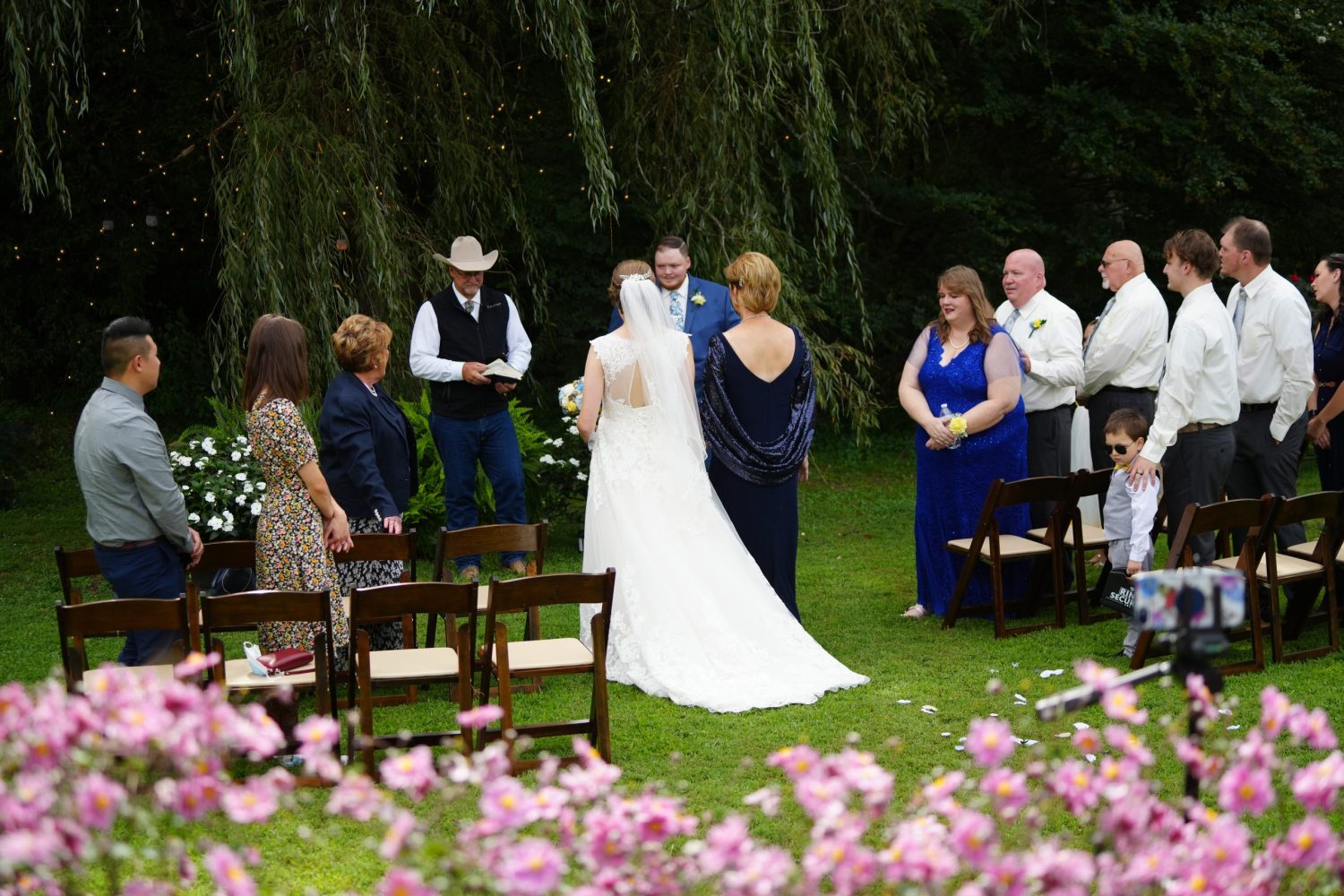 willow-tree-wedding-efamily-elopement